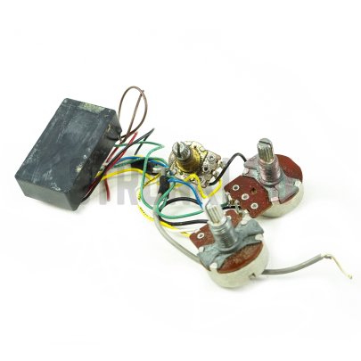 Б/У Преамп трёхполосный, для бас-гитары BARTOLINI