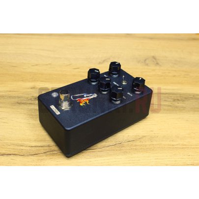 Педаль дисторшн D-Sound Revolution