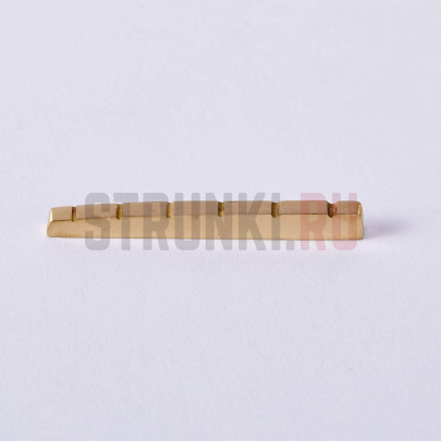 Guyker Brass ST 43mm верхний порожек для электрогитары ST, латунь